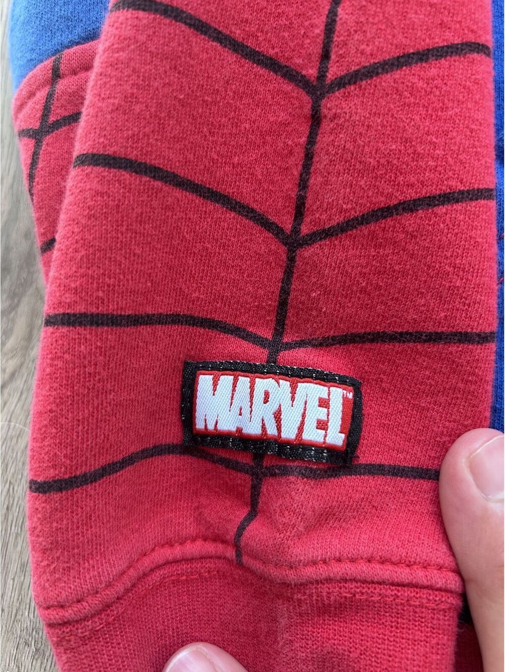 Marvel Universal Studios Kids Spider-Man Hoodie Size Small - Picture 2 of 6